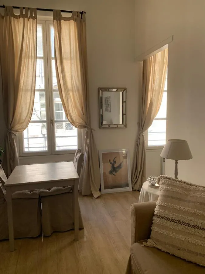 Apartment Limas Avignon 0*,  France